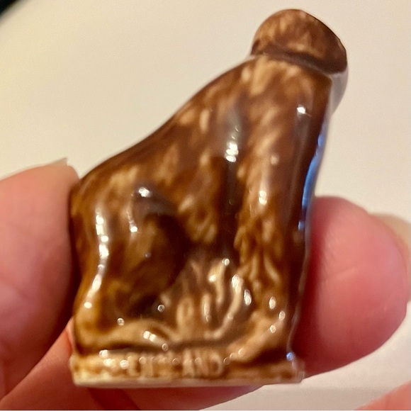 Vintage Wade Whimsy ceramic porcelain - 2 brown gorillas /Collectables from Eng. - Picture 5 of 6